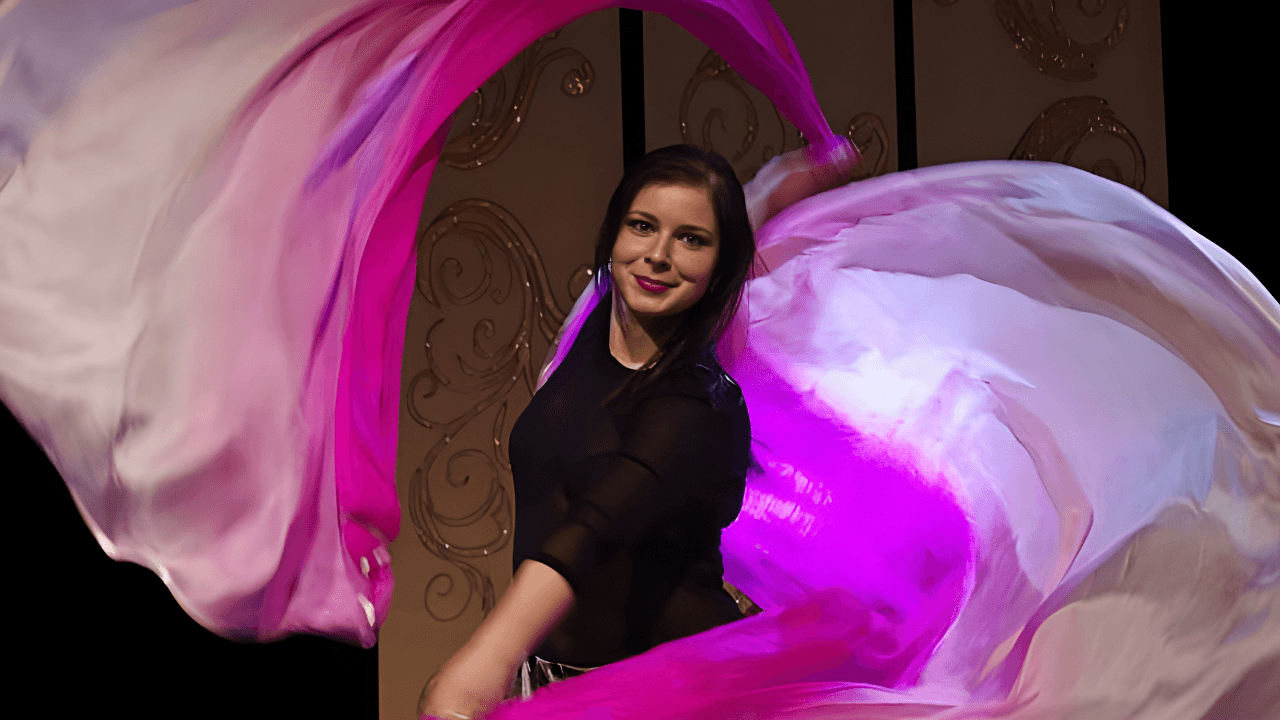 Daróczi Krisztina hastánc oktató